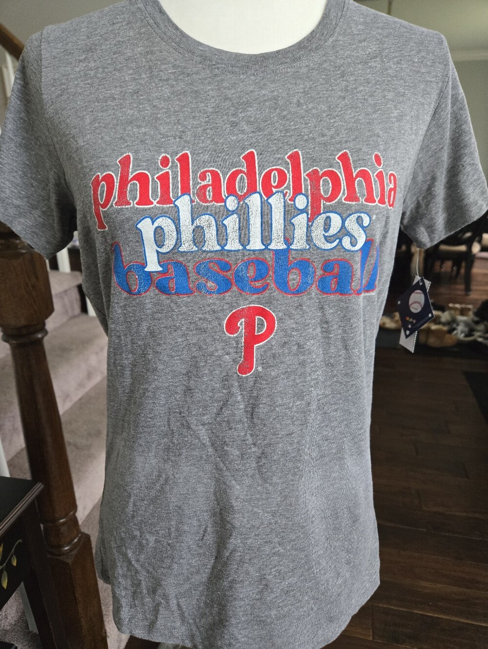 Philadelphia Phillies Gray Women's Baseball T-Shirt - Ladies Medium